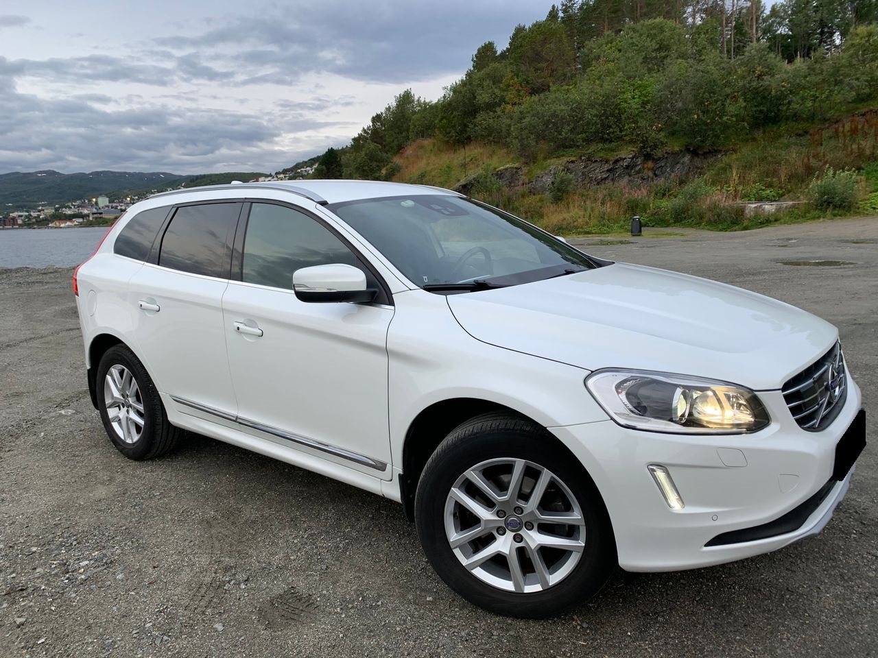 Volvo xc60 белая